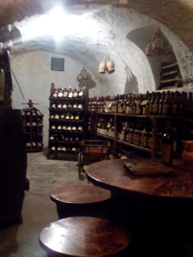 Locanda Da Tullio Capovalle Bagian luar foto
